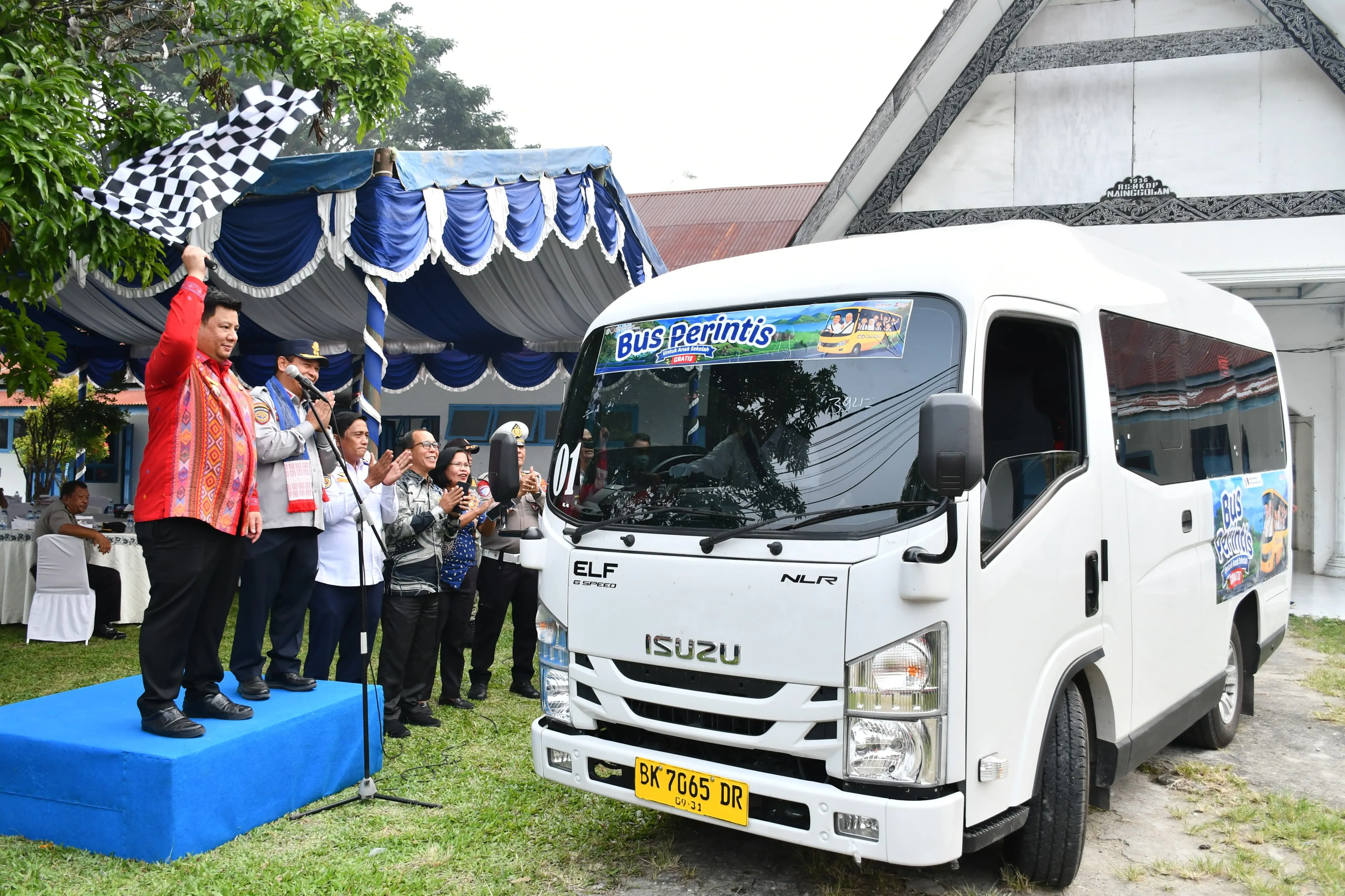Pemprov Sumut Luncurkan Enam Bus Perintis Gratis Untuk Pelajar di Samosir