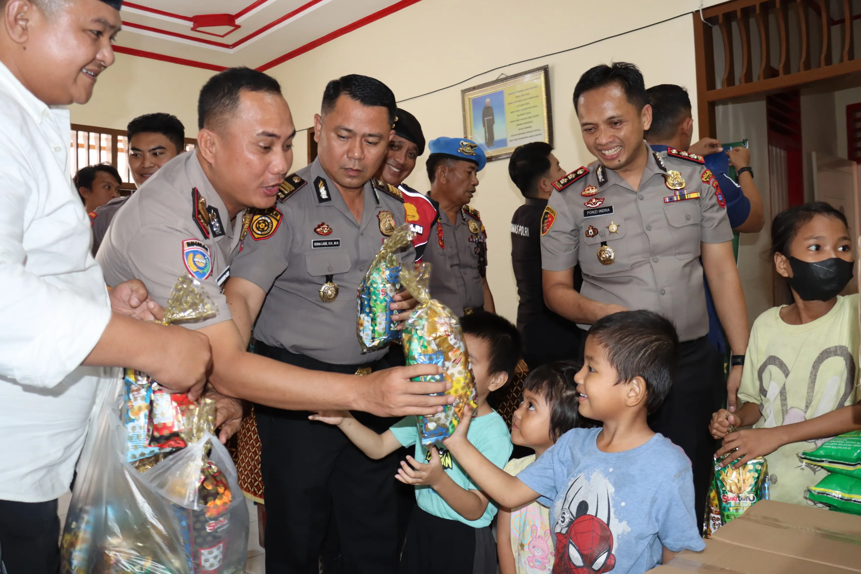 Peduli Generasi Muda, Kapolres Nias Sambangi Anak-anak LKSA Faomasi
