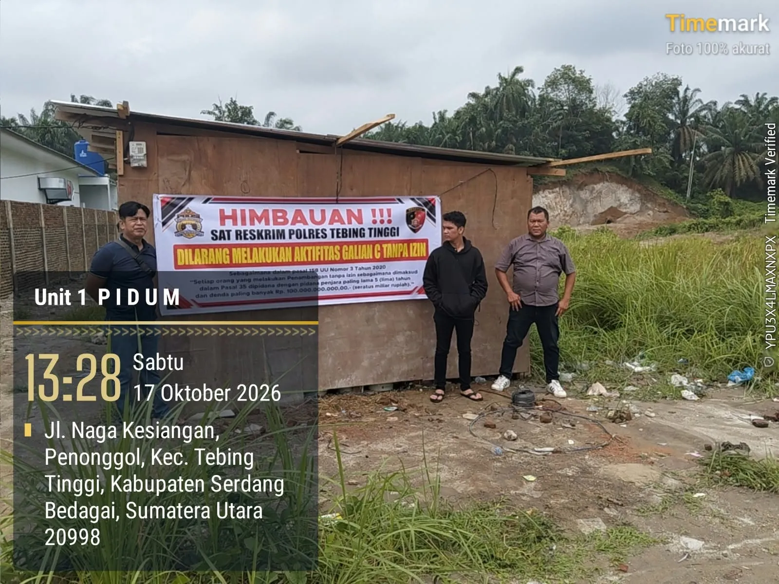 Polres Tebingtinggi Pasang Spanduk Imbauan Larangan Galian C Tanpa Izin Di Naga Kesiangan.