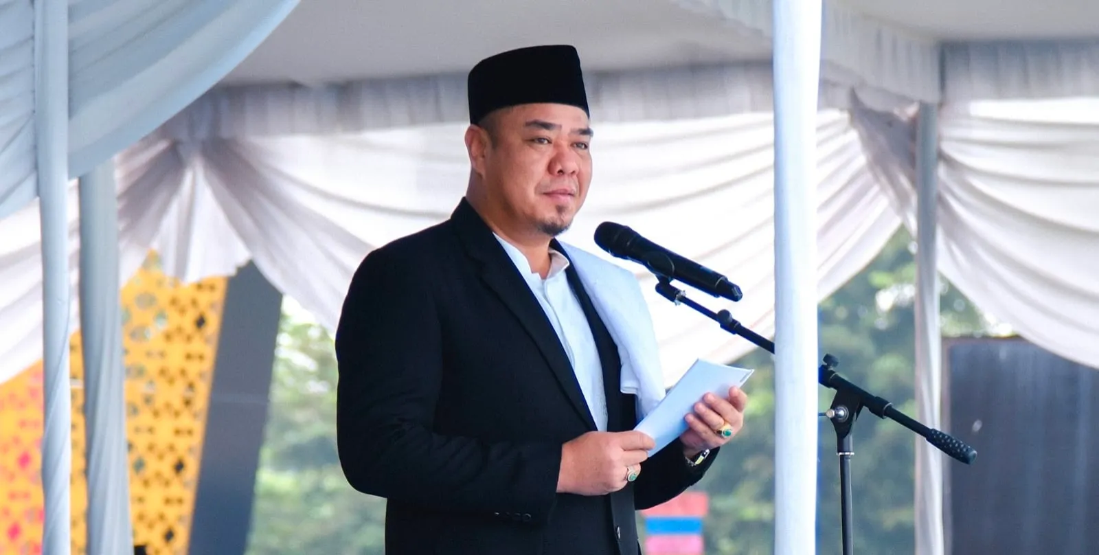 Hari Santri Nasional Ke 11, Wabup Batubara Serahkan Bantuan Sarana Ibadah