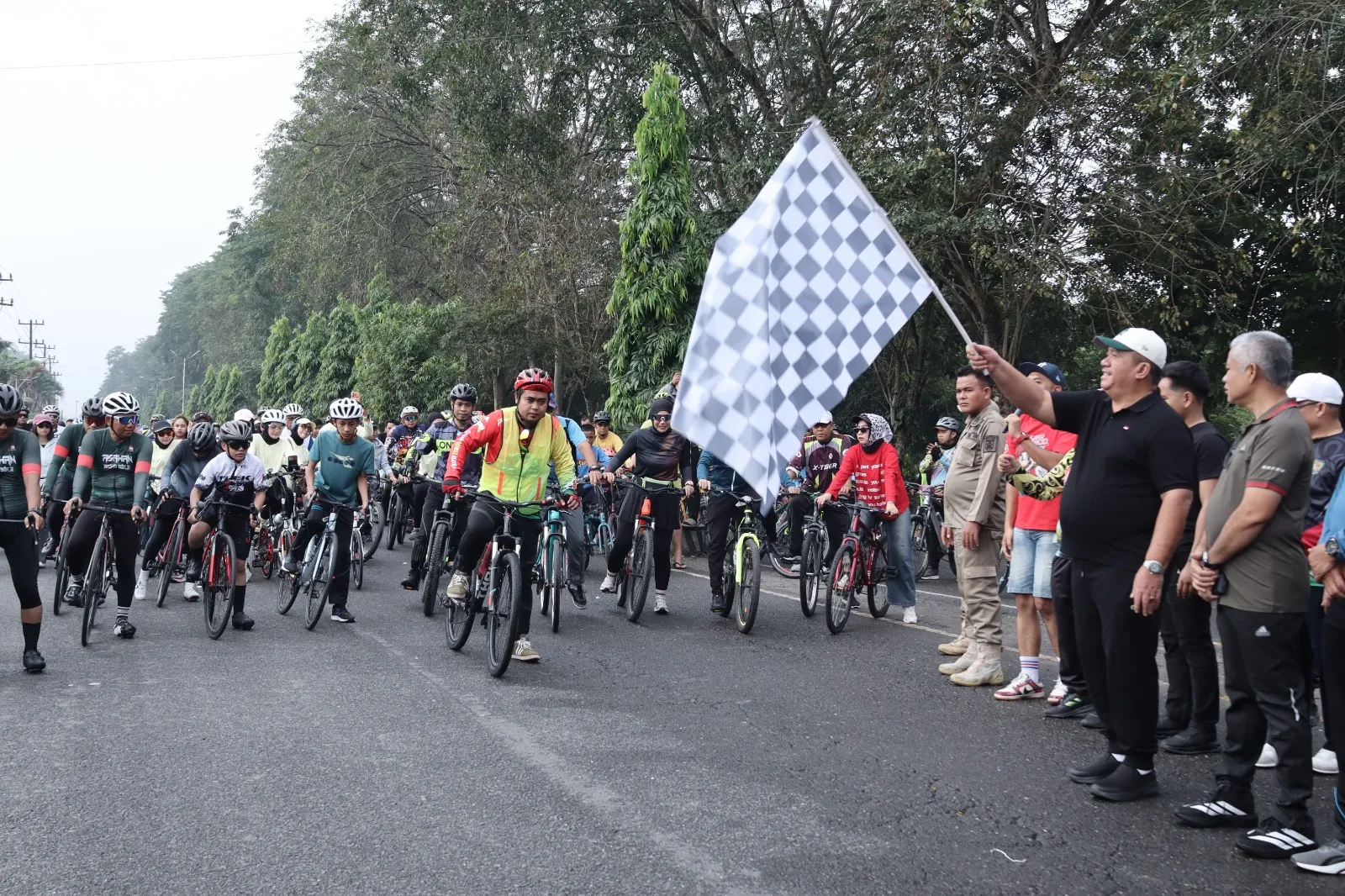 Bupati Asahan Lepas 420 Peserta Gowes Taruna Asahan Cycle