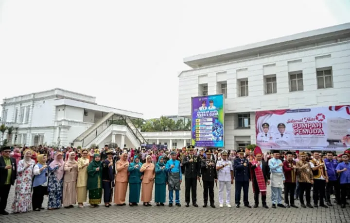 Hari Sumpah Pemuda Ke 98, Wagub Surya Serahkan Penghargaan Kepada Tujuh Organisasi Kepemudaan