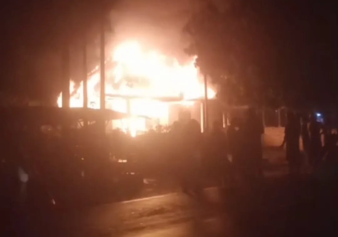 Dua Rumah Ludes Terbakar Di Desa Sidojadi Madina