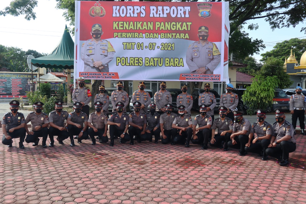 Upacara Korps kenaikan pangkat 23 Personil Polres Batubara TMT 01 Juli 2021 dilapangan Mako Polres Batubara dihadiri PJU Kamis (01/7/2021).beritasore/alirsyah