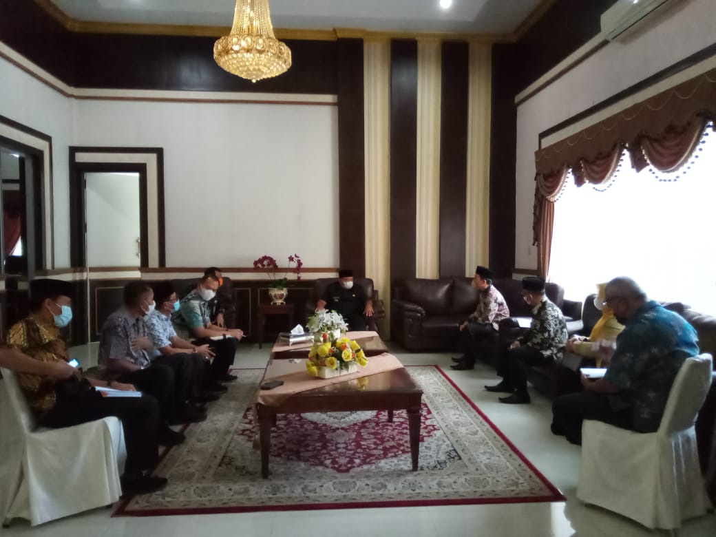 Penjelasan  Ranperda APBD Kabupaten Langkat Tahun Anggaran (TA) 2020 pada rapat Paripurna DPRD Langkat, di Gedung DPRD Langkat, Stabat, Kamis (1/7/2021). beritasore/ist