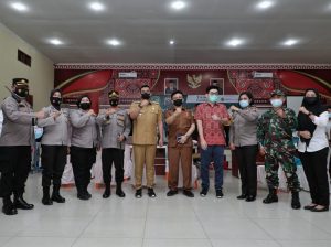 Bobby Tinjau Pelaksanaan Vaksinasi Massal Di Polresta Pelabuhan Belawan