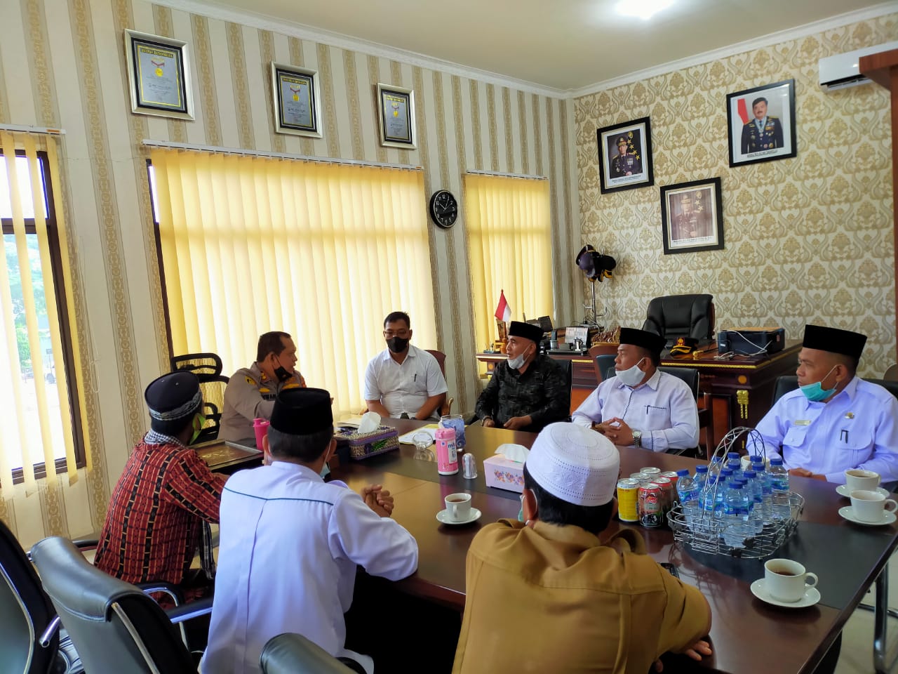 MUI Batubara beraudensi ke Polres Batubara disambut AKBP H.Ikhwan Lubis SH,MH di Mako Polres Batubara Jln. Perintis Kemerdekaan No.28 Kelurahan Limapuluh Kota Kec. Limapuluh Selasa (06/07/21).beritasore/Alirsyah