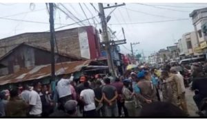 Penertiban PKL Ricuh, Satpol PP Batubara Kena Lemparan Batu