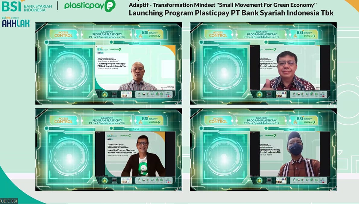 Komisaris Independen Bank Syariah Indonesia M Arief Rosyid Hasan (kanan bawah), Wakil Direktur Utama 1 Bank Syariah Indonesia Ngatari (kiri atas), Direktur Pengelolaan Sampah Kementerian Lingkungan Hidup dan Kehutanan RI Novrizal Tahar (kanan atas), dan  CEO Plasticpay Suhendra Setiadi (kiri bawah) saat peluncuran Vending Machine Sampah Plastik secara virtual, Jumat (9/7). beritasore/ist