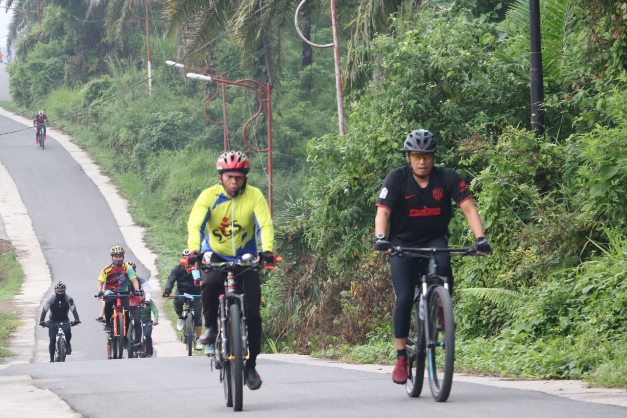 Walikokota  Pematangsiantar Dr.H. Hefriansya SE.MM GOWES Sehat , Sabtu (10/7/2021).beritasore/ist
