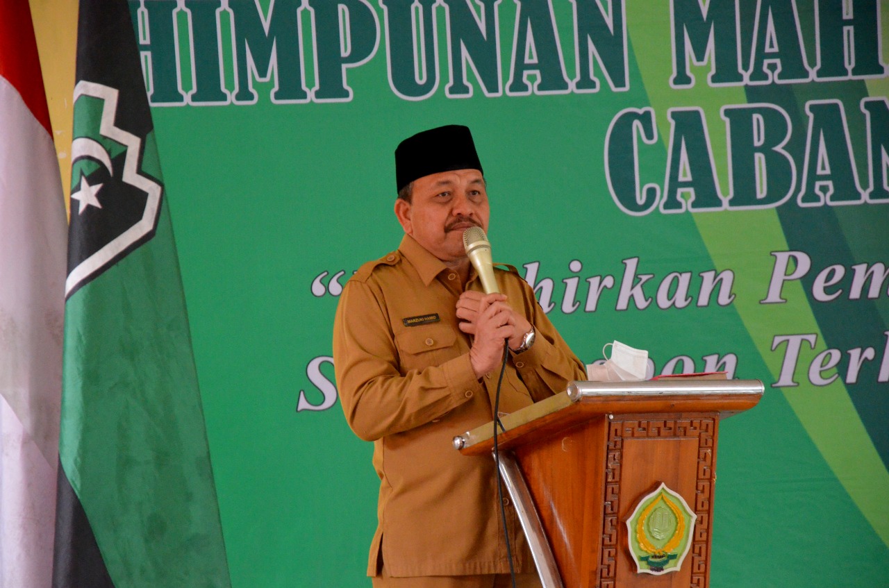 Wakil Walikota Langsa, Dr. H. Marzuki Hamid.MM. ketika memberikan arahan pada pembukaan Konfercab HMI ke XXVII. beritasore/Edy saputra.