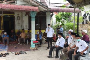 Bupati Batubara Melayat Ke Rumah Duka Alm. Helmi Has