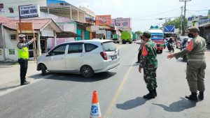 Satlantas Polres Batubara Lakukan Penyekatan Simpang Kuala Tanjung