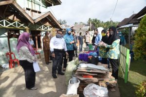 Bupati Tapsel Dorong Masyarakat Manfaatkan Bank Sampah