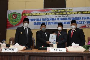 Bupati Tapsel Sampaikan Ranperda RPJMD 2021-2026