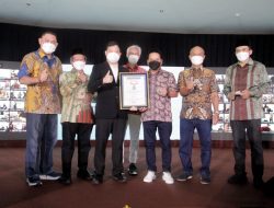 BSI Raih Rekor Muri, Potong 1.300 Nasi Tumpemg se-Indonesia