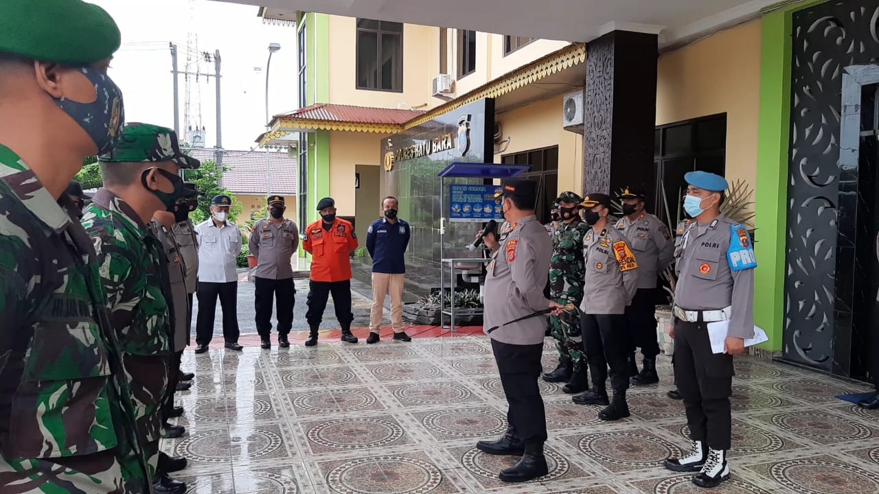 Giat Kapolres, TNI dan Nakes Batubara lepas Vaksinasi Massal Door to Door 2021.beritasore/Alirsyah