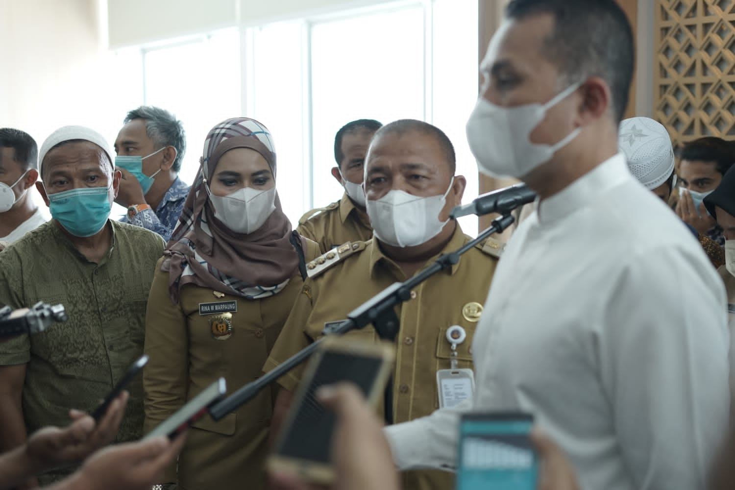 Wakil Gubernur Sumatera Utara (Wagubsu) H. Musa Rajeksah saat di Kantor Gubsu  Lantai ll, Jln.Pangeran Diponegoro No.30 Madras Hulu Kec.Medan Polonia, Kota Medan, Selasa (2/11/2021). beritasore/ist