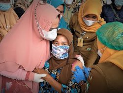 HKN  Ke 57 , Tiorita Tinjau Vaksinasi Di Secanggang