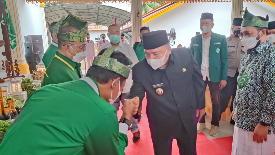 Bupati Langkat  Terbit Rencana PA menghadiri pelantikan Pengurus Daerah (PD) Al Jamiyatul Washliya Langkat , di Jentera Malay Rumah Dinas Bupati Langkat, Stabat, Rabu (3/11/2021). beritasore/ist