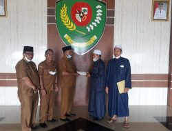 Bupati Tapsel Serahkan Tali Asih Peserta MTQ ke-V Tingkat Nasional