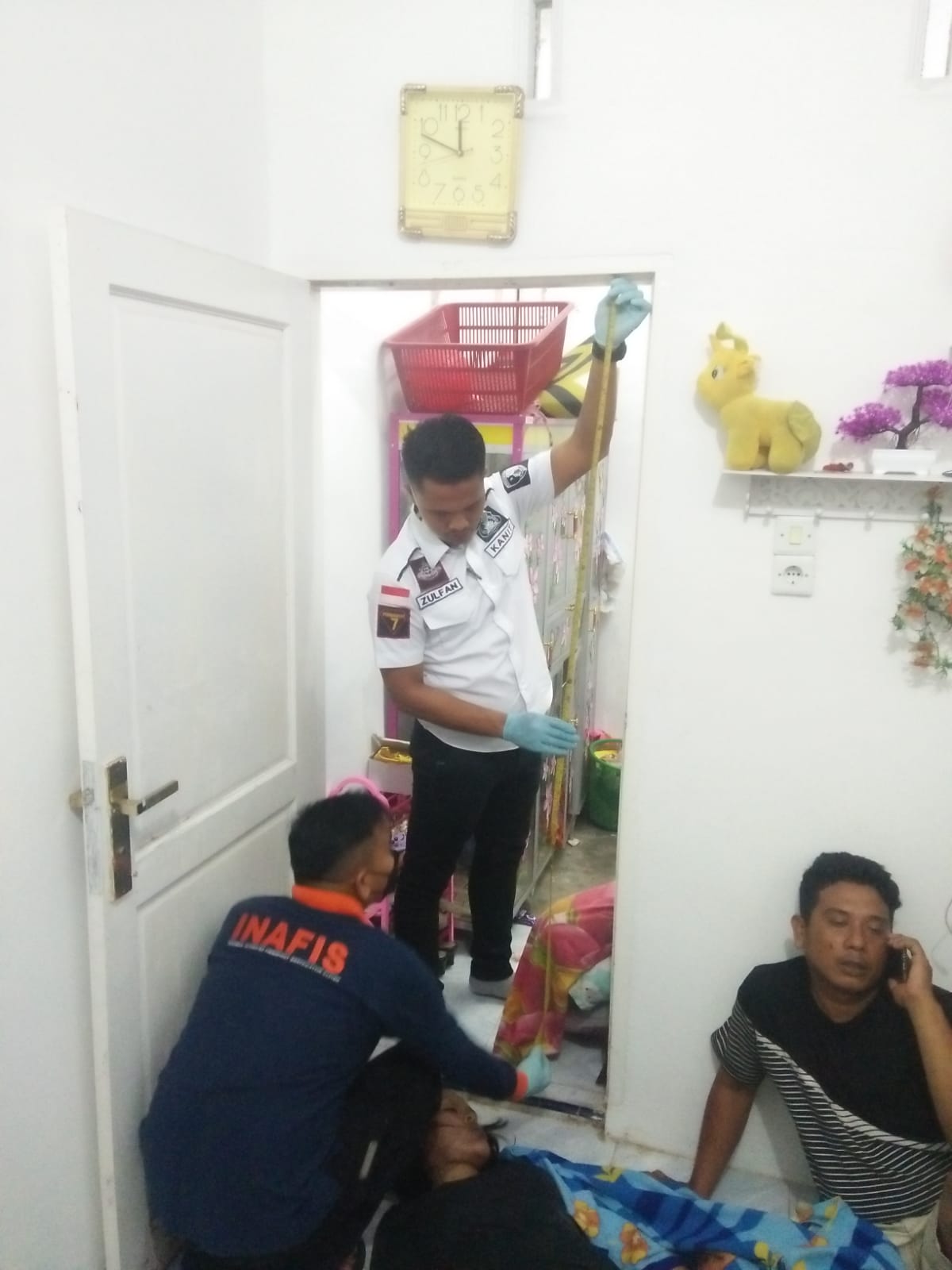 Tim Inafis Polres Serdang Bedagai melakukan Olah TKP, Senin (8/11/2021).beritasore/Azwen