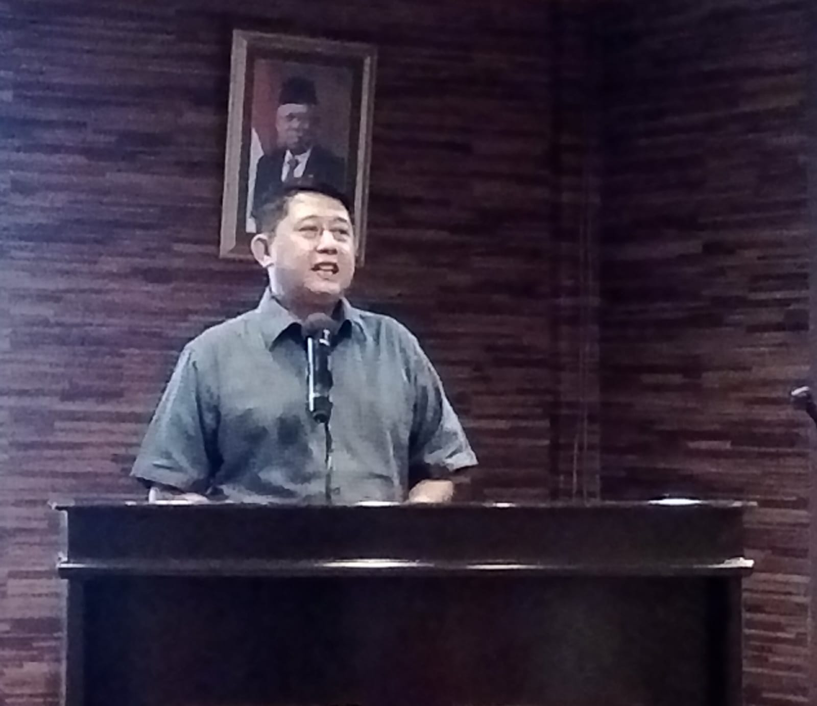 Pemimpin Wilayah I Medan Edwin S. Inkiriwang berbicara kepada wartawan di Medan, Selasa (9/11). beritasore/laswie wakid