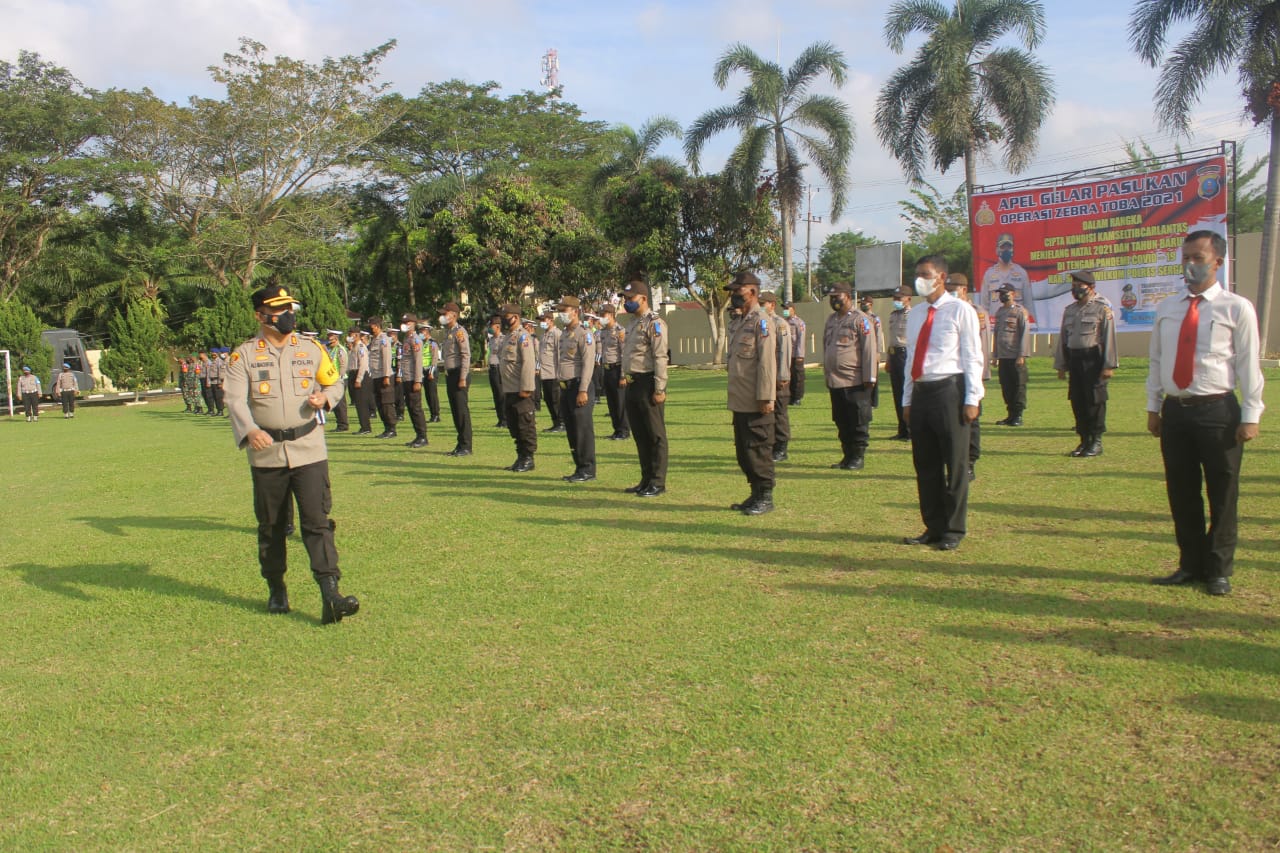 Kapolres Serdang Bedagai AKBP Ali Machfud, SIK,  MIK, periksa pasukan operasi Zebra tahun 2021. di halaman Mapolres Sergai di Firdaus, Senin,  (15/11/2021).beritasore/Azwen