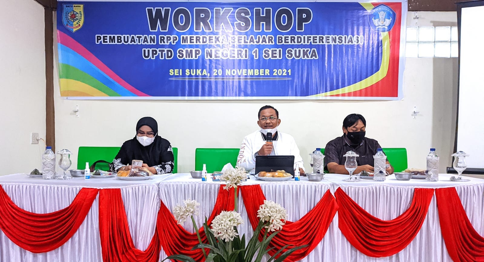 Disdik Gelar Workshop Penyusunan RPP di Buffet Mangga Sei Suka Kabupaten Batubara Sumatera Utara, Sabtu (20/11/21).beritasore/Alirsyah