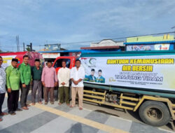 PD Al-Wasliyah Batubara Salurkan 20 Ribu Liter Air Kemasyarakat