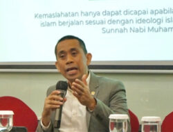 Anggota DPR Kritik OJK Terkait Bunga Pinjol 0,46 Persen/ Hari