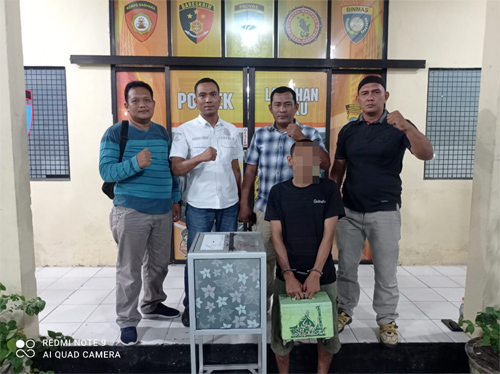 Unit Reskrim Polsek Labuhan Ruku tangkap pelaku pencurian kotak Infaq Masjid Al-Mukarram yang terekam CCTV Rabu (24/8/2022).beritasore/alirsyah