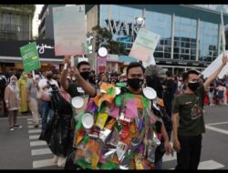 Sharp Greenerator Gaungkan ‘Saya Cinta Bersih Dong’ di Citayam Fashion Week