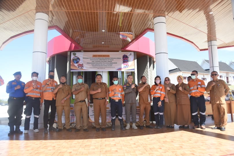 Sekda Tapsel, Parulian Nst bersama pihak PT Agro Resources. beritasore/Birong RT