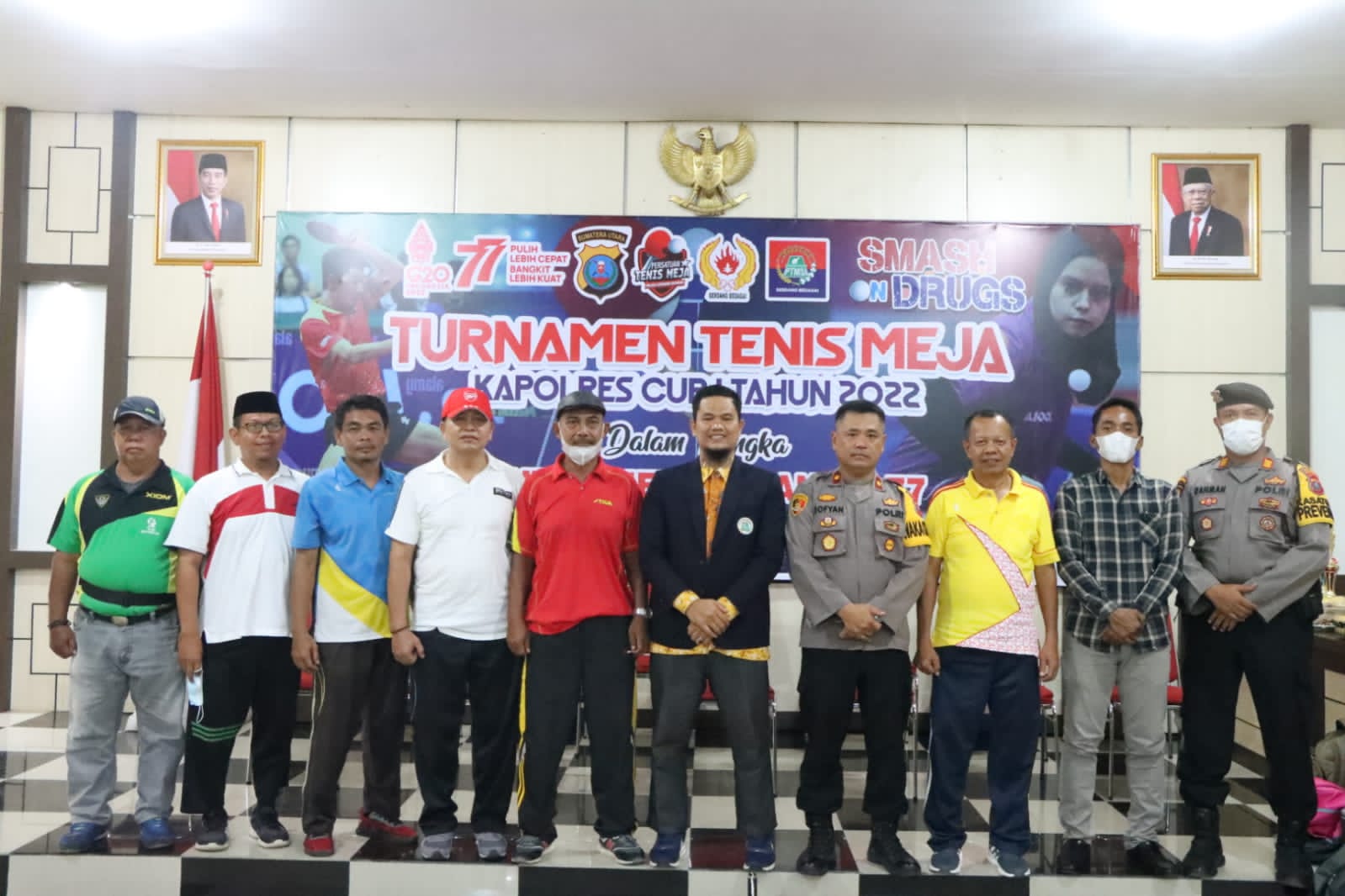 Kapolres Serdang Bedagai AKBP Dr Ali Machfud melalui Wakapolres KOMPOL Sofyan SH,  membuka secara resmi turnamen tenis meja dalam rangka HUT RI ke 77 di aula Patriarama Polres Serdang Bedagai, Kamis (11/08/2022). Beritasore/Azwen