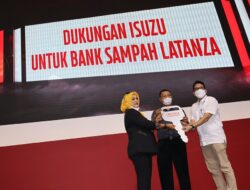 Isuzu Serahkan 1 Unit Mobil Operasional Kepada Bank Sampah Latanza