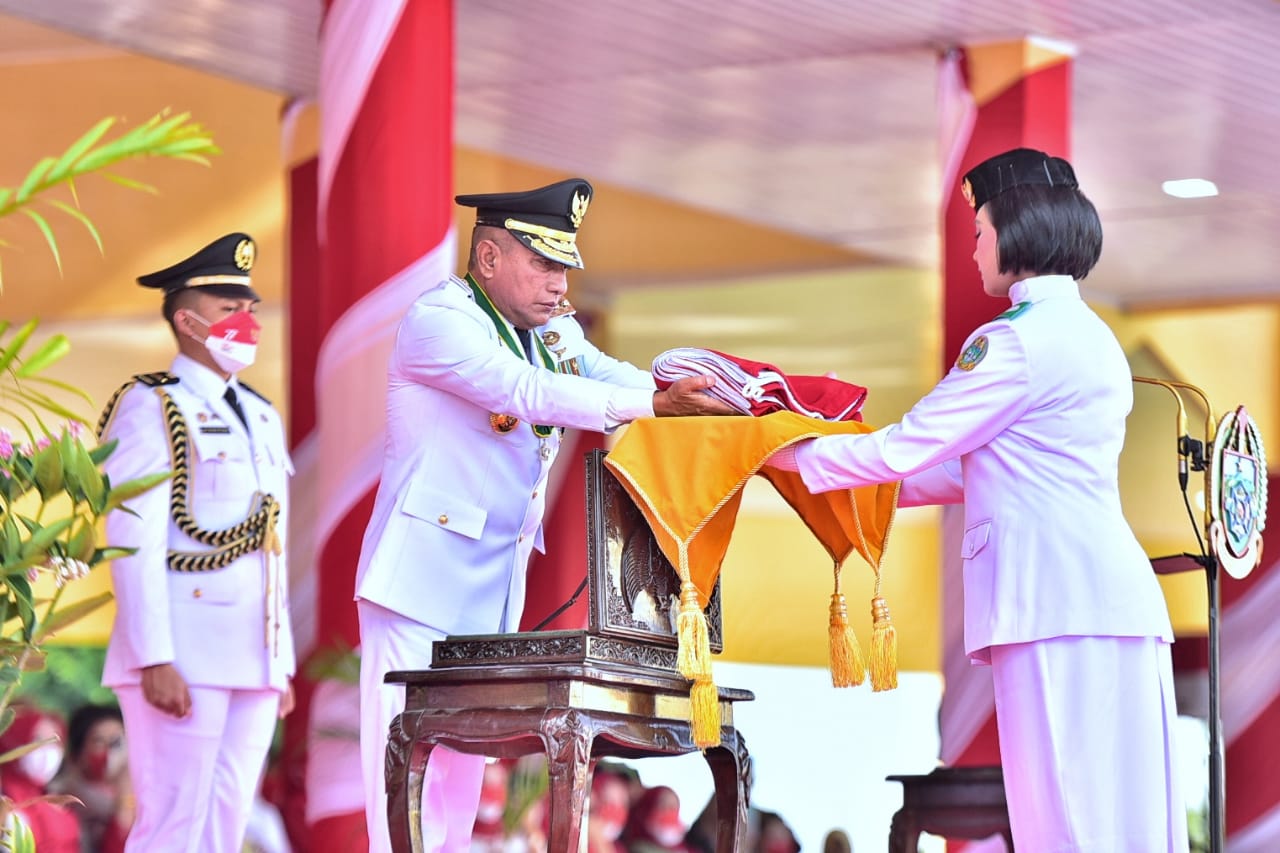 Gubernur Sumatera Utara (Sumut) Edy Rahmayadi menjadi Inspektur Upacara pada peringatan Hari Ulang Tahun Ke-77 Republik Indonesia di Lapangan Astaka, Jalan Williem Iskandar, Deliserdang, Rabu (17/8/2022). Beritasore/Ist