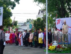 Busana Adat dan Pejuang Tempo Dulu Meriahkan HUT Ke-77 RI di Bank Sumut
