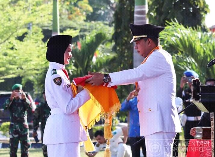 Bupati Padang Lawas Utara Andar Amin Harahap, S.STP., M.Si., bertindak sebagai inspektur upacara peringatan Hari Ulang Tahun ke-77 Kemerdekaan Republik Indonesia bertempat di Halaman Kantor Bupati Padang Lawas Utara (17/08/2022). Beritasore/ist
