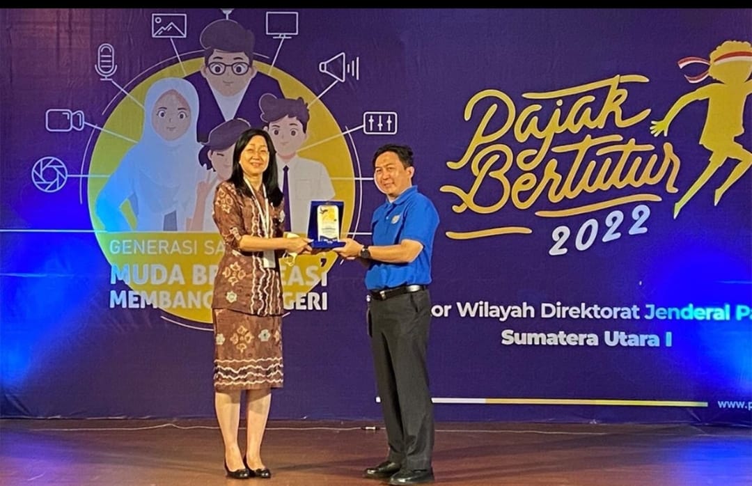 Kepala Kanwil DJP Sumatera Utara I Eddi Wahyudi saat acara Pajak Bertutur kemarin. beritasore/ist