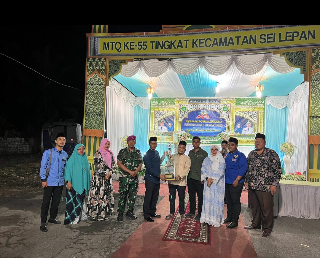 Tim MTQ Sei Bilah meraih juara umum MTQ ke-55 tingkat Kecamatan Sei Lepan,  Sabtu(27/8/2022). beritasore/ist