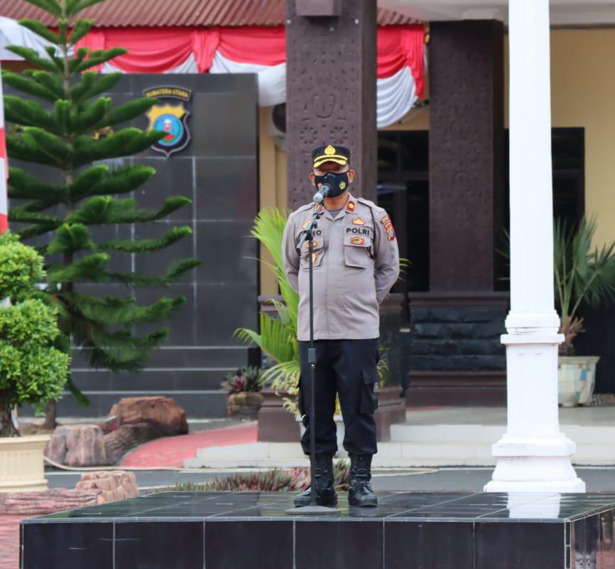 Kapolres Batu Bara melalui Waka Polres KOMPOL Jono Sirait SH,MH Apel Pagi di Mako Polres Batu Bara, Senin (29/8/2022).beritasore/alirsyah