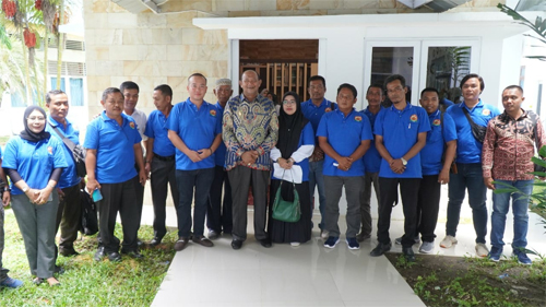 Plt Bupati Langkat H Syah Afandin SH menerima audensi Gapoktan Langkat, di Ruang VIP Room Kantor Bupati Langkat, Stabat (7/9/2022). beritasore/ist