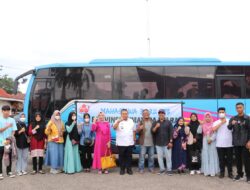 Bupati Tapsel Berangkatkan Mahasiswa Peraih Beasiswa Ke NTB