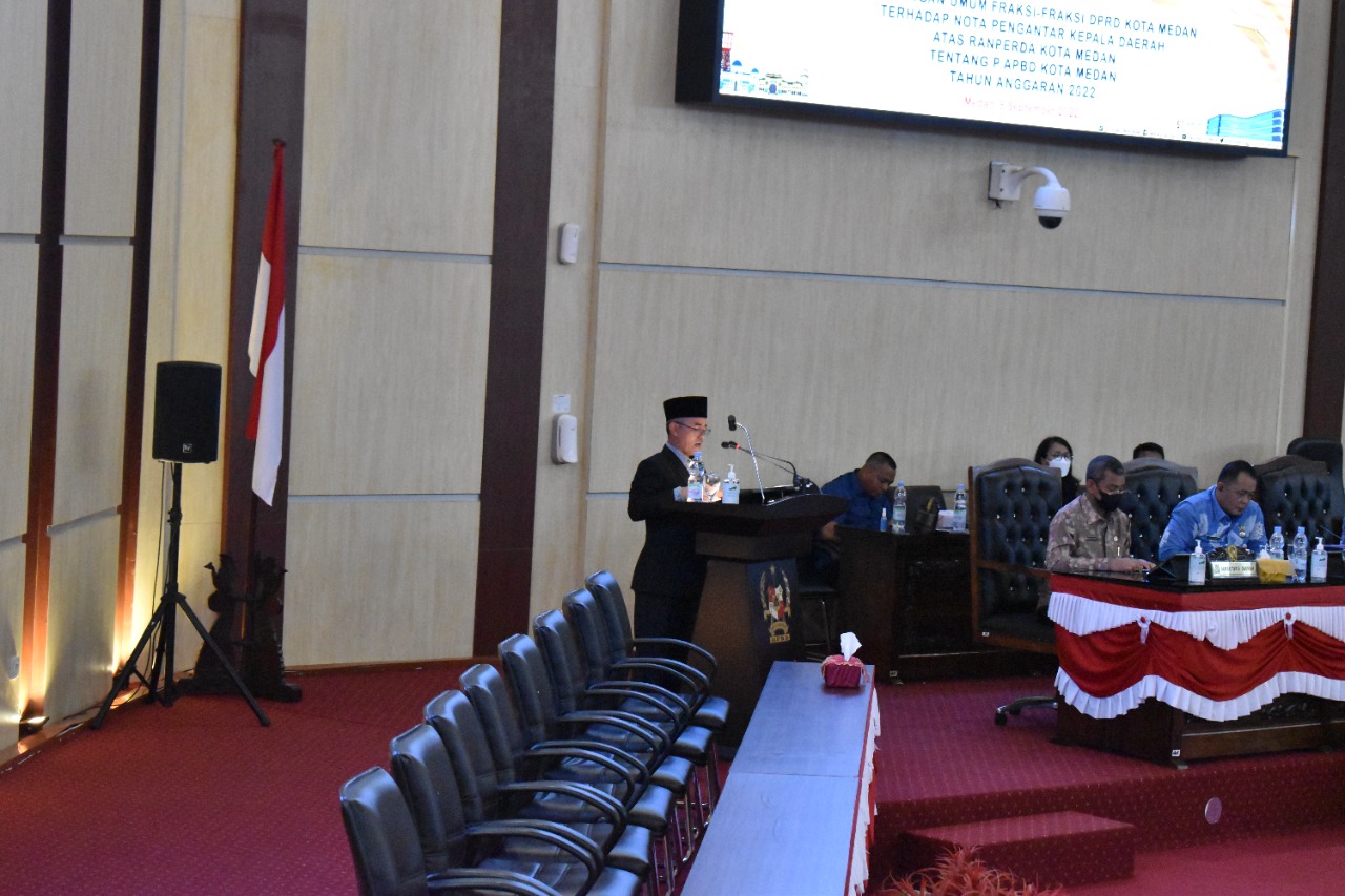 FPKS melalui juru bicaranya Irwansyah S.Ag, SH dalam rapat paripurna yang beragendakan penyampaian pandangan umum Fraksi-Fraksi terkait Rancangan Perubahan Anggaran Pendapatan dan Belanja Daerah (R APBD) Tahun Anggaran 2022 di gedung DPRD Medan, Kamis (8/09/2022). Beritasore/ist