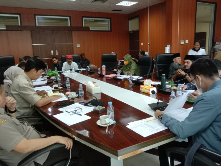 RDP Komisi III DPRD melakukan Rapat Dengan Pendapat (RDP) dengan Badan Pengelola Pajak dan Retribusi Daerah (BP2RD) kota Medan, diruang rapat komisi, Selasa (13/9/2022). beritasore/Ist