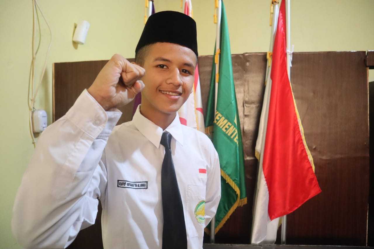 Rafif Arya Satya Al Habib meraih juara Tiga kompetisi Sains Madrasah tingkat provinsi. Beritasore/ist