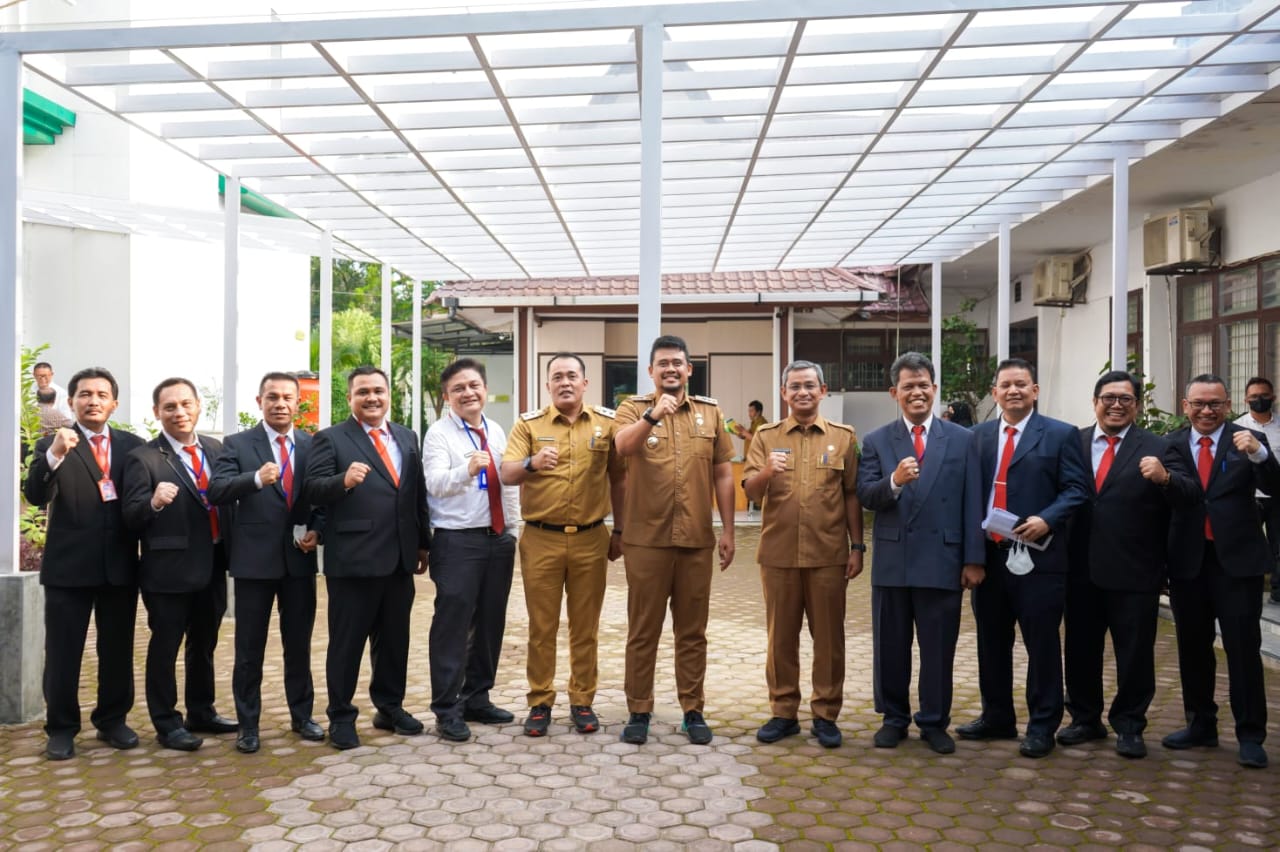 Wali Kota Medan Bobby Nasution menjadi mentor para pimpinan OPD di lingkungan Pemko Medan yang tengah mengikuti Evaluasi Rancangan Proyek Perubahan Pelatihan Kepemimpinan Tingkat Nasional Tingkat II Angkatan XIX Tahun 2022 di Gedung Badan Pengembangan Sumber Daya Manusia (BPSDM) Sumatera Utara di Jalan Ngalengko Medan, Selasa (20/9).beritasore/ist