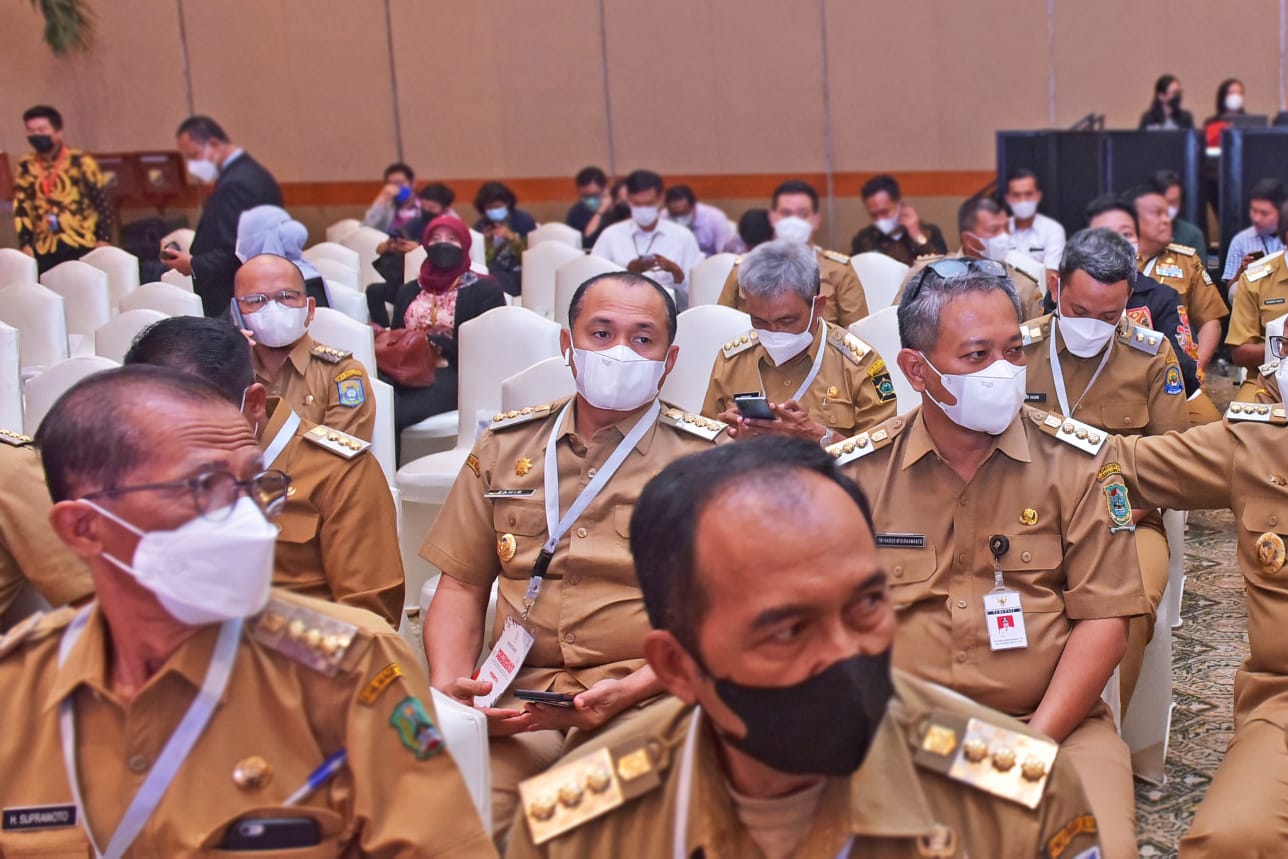 Bupati Batu Bara Ir.H Zahir M.AP hadiri pengarahan Presiden Jokowi soal pengendalian Inflasi di ruang Cendrawasih Jakarta Convention Center Jakarta, Kamis (29/9/2022).beritasore/alirsyah