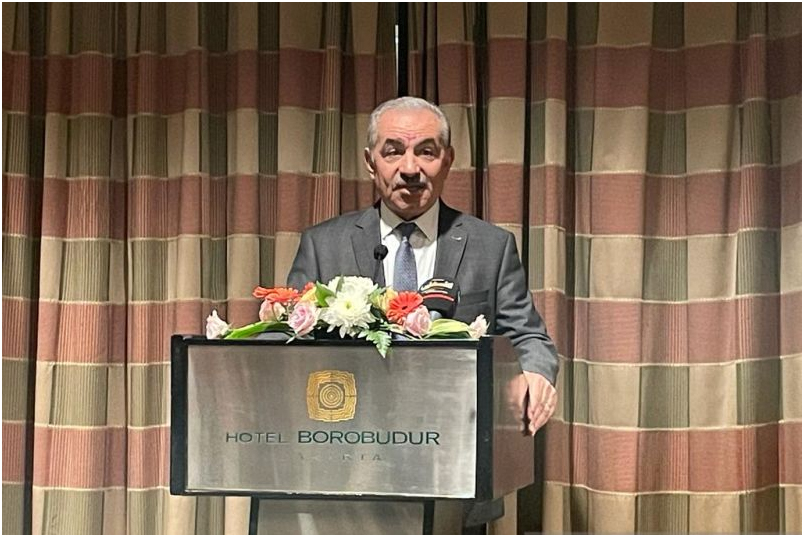 Perdana Menteri Palestina Mohammad Shtayyeh menggelar konferensi pers di Jakarta, Selasa (25/10/2022). (ant)